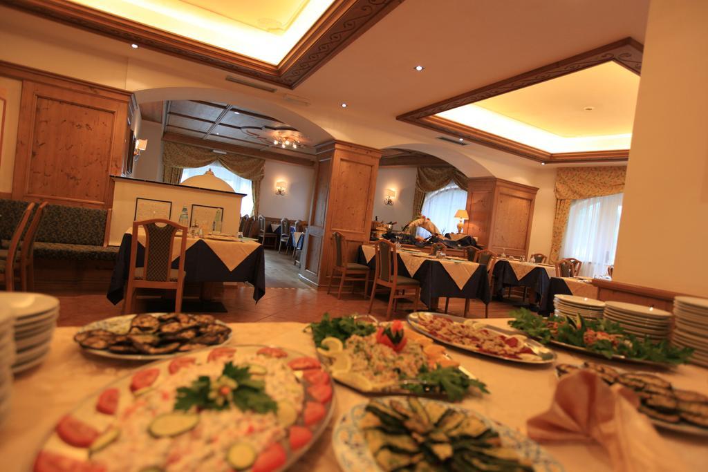 Hotel Fanes Suite&Spa Moena Buitenkant foto