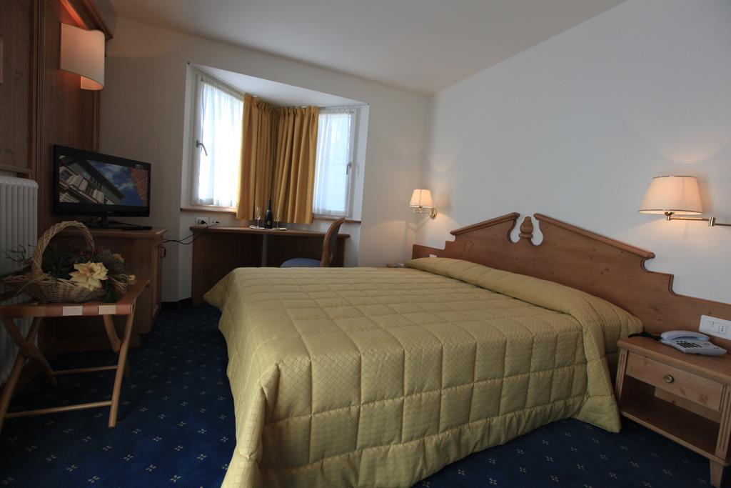 Hotel Fanes Suite&Spa Moena Kamer foto