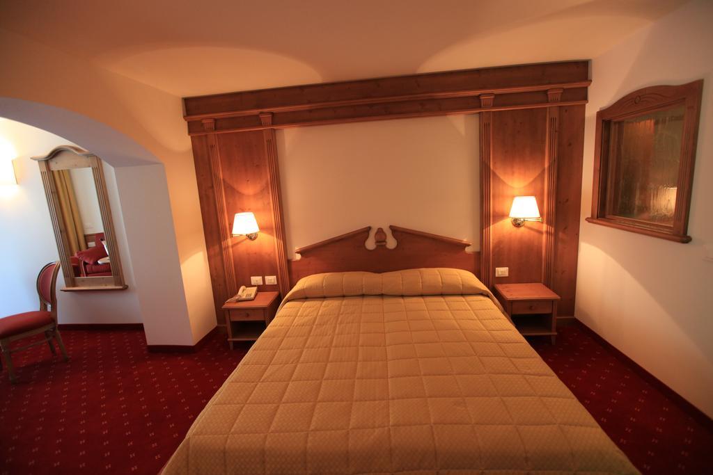 Hotel Fanes Suite&Spa Moena Kamer foto